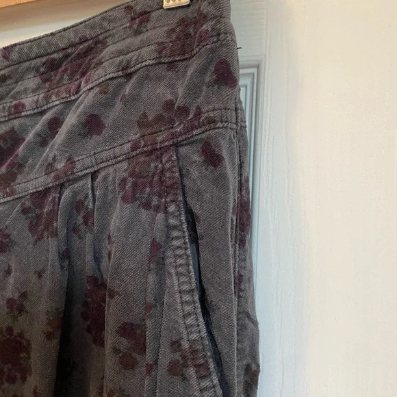 Anthropologie Gray and Purple velvet Jogger Pants size medium - Picture 4 of 10
